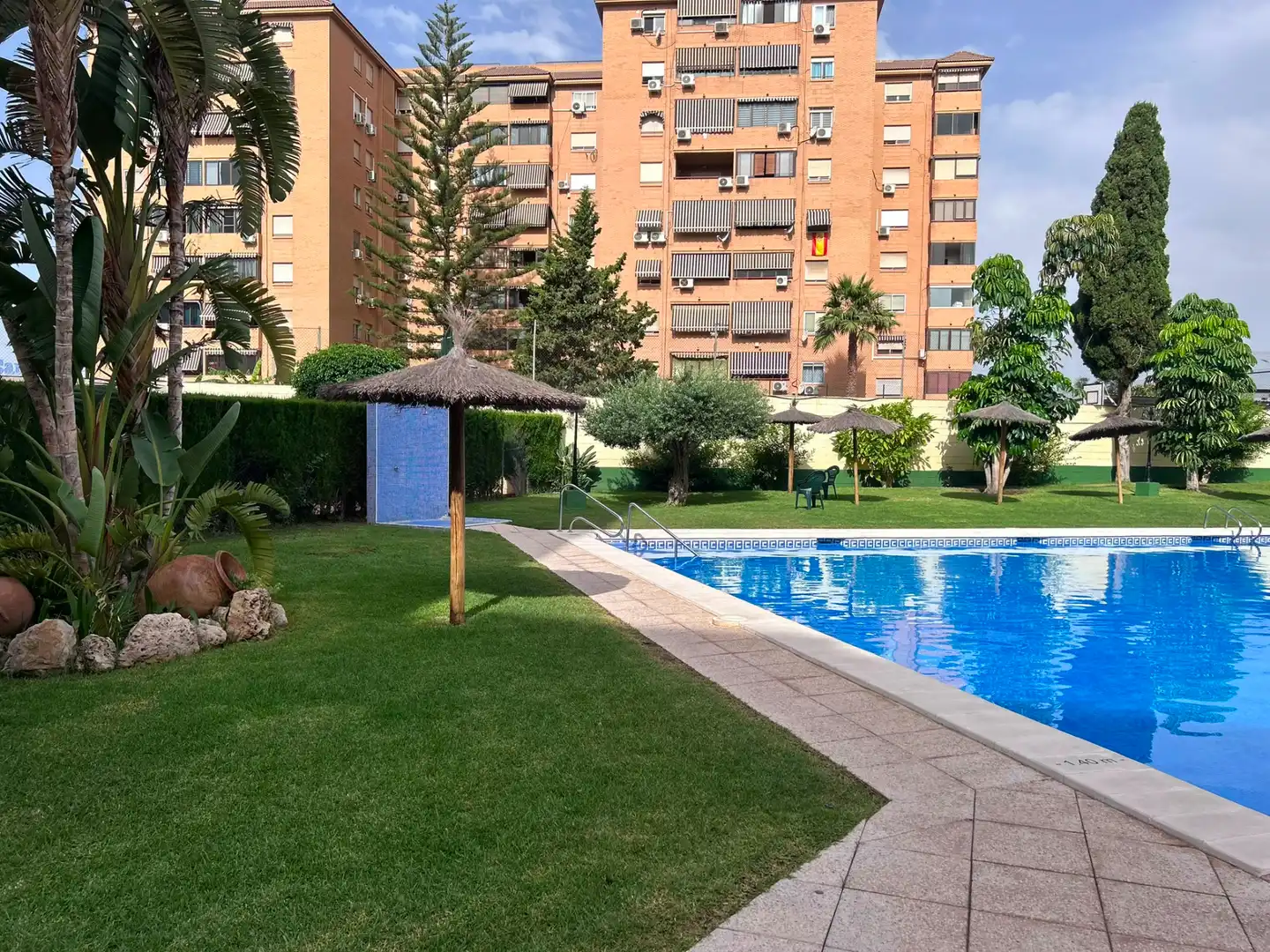 Piscina de Pis en venda en Alicante / Alacant amb Aire condicionat, Moblat i Forn