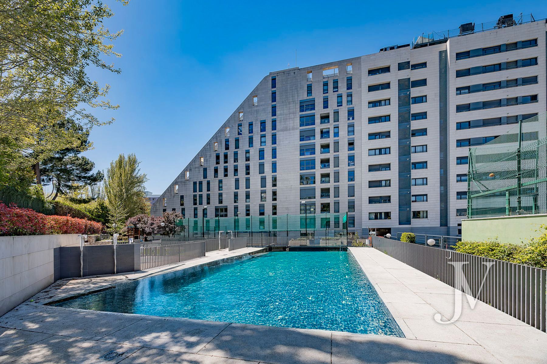 Piscina de Pis en venda en  Madrid Capital amb Aire condicionat, Calefacció i Terrassa