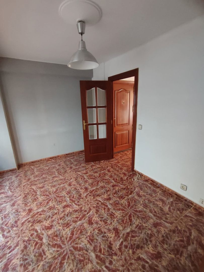 Flat for sale in  Zaragoza Capital  with Heating, Terrace and Storage room