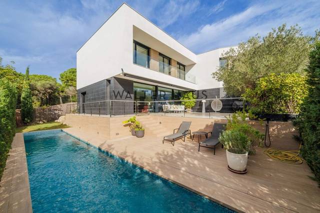 Casa-chalet en Venta en Carrer Vicens Bou en Fenals