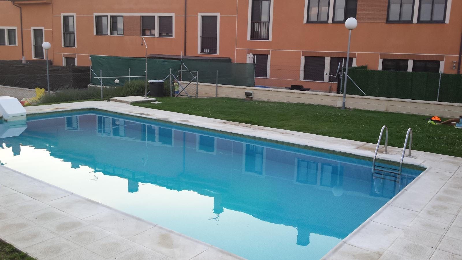 Schwimmbecken von Wohnung zum verkauf in Espirdo mit Klimaanlage, Heizung und Terrasse