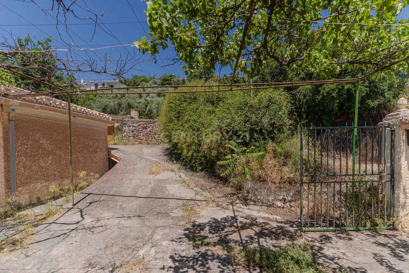 Finca rústica en venta en Carataunas con Jardín privado, Trastero y Piscina