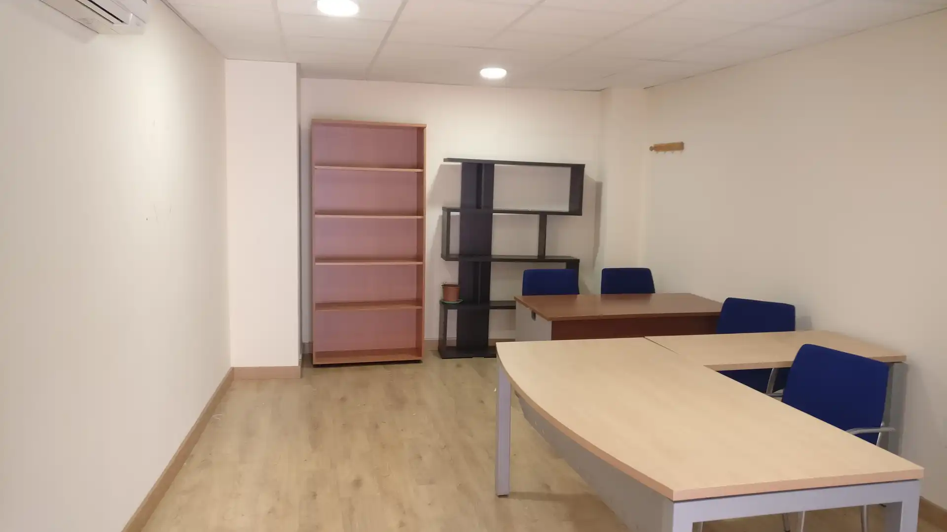 Büro zum Verkauf in Toledo mit Klimaanlage, Heizung und Abstellraum