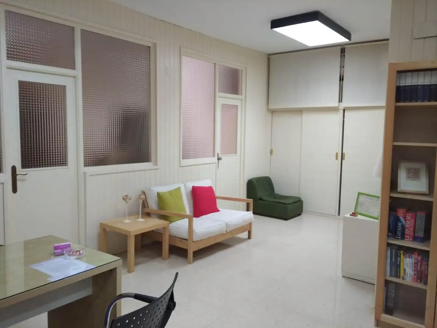 Office for sale in Fuengirola  with Air Conditioner and Furnished
