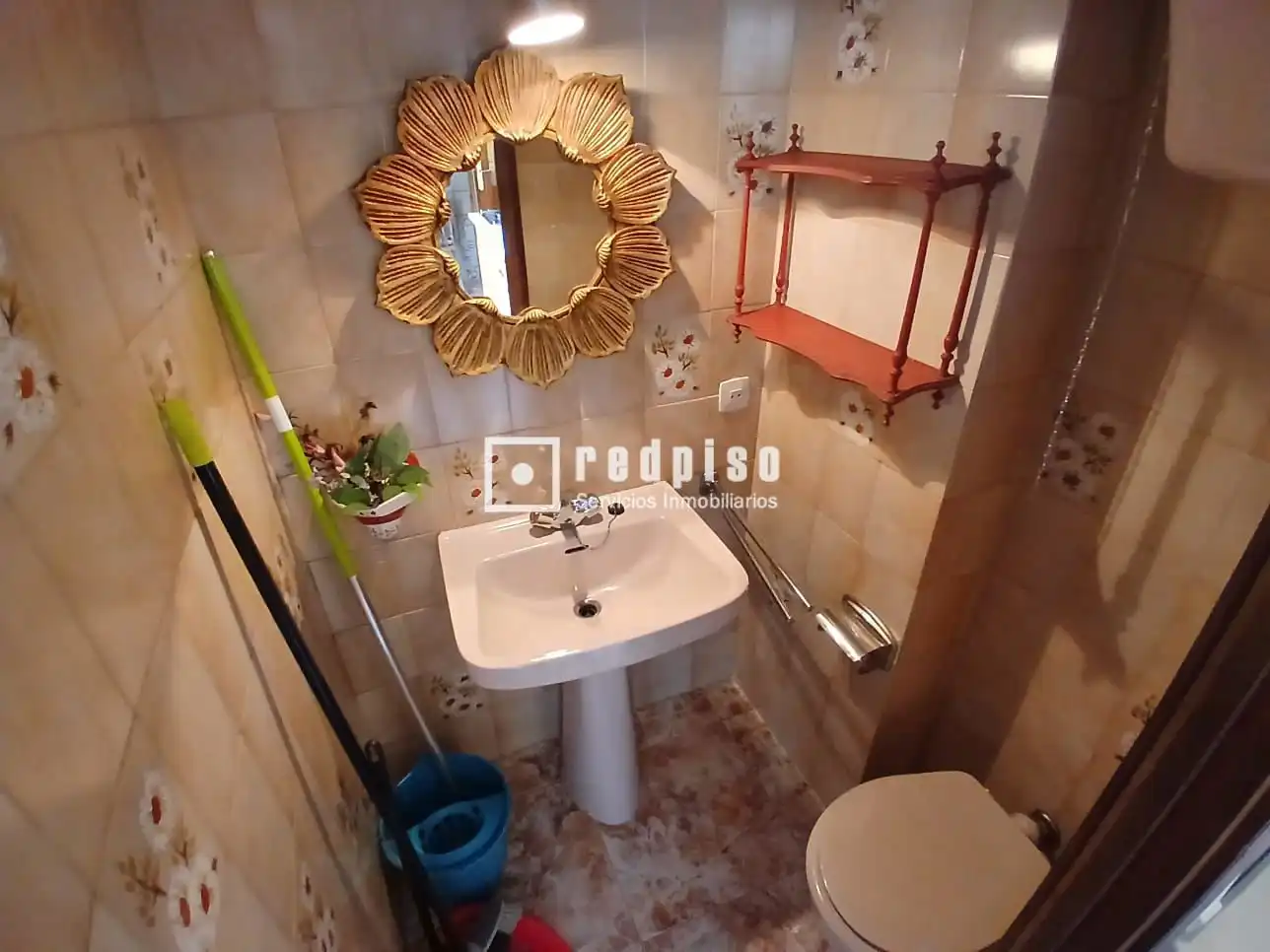 Bathroom of Flat for rent in Latina
