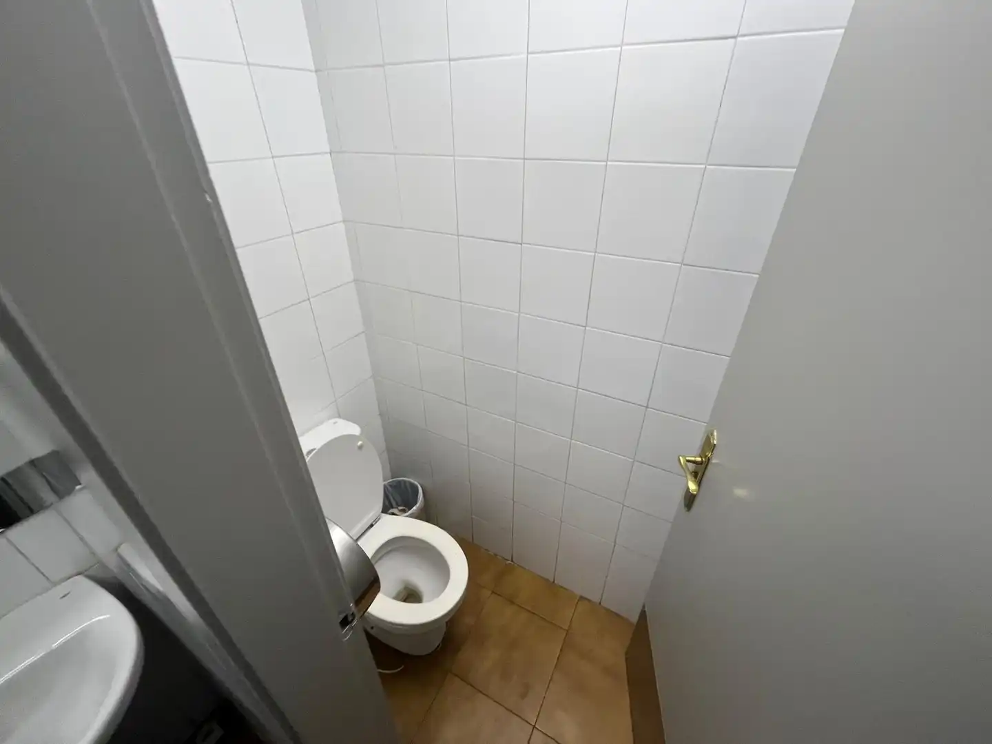 Baño de Local en traspaso en Sevilla con Amueblado