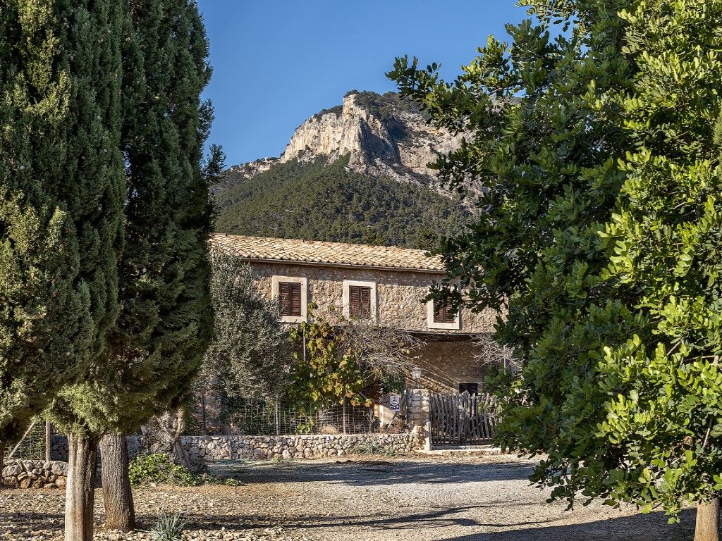 Vista exterior de Finca rústica en venda en Alaró amb Jardí privat i Terrassa