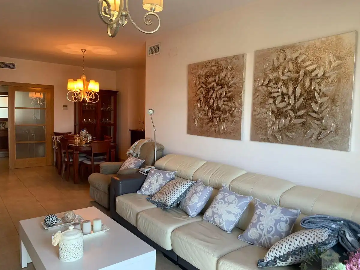 Flat for sale in El Cano - Los Bermejales