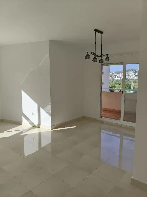 Piso con ascensor en venta en Calle el Chaparil 5