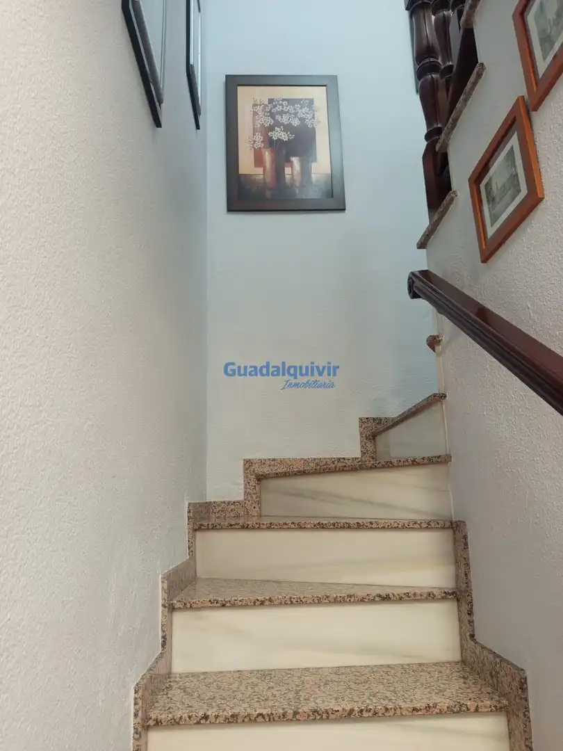 Casa adosada en venta en Montequinto con Aire acondicionado, Jardín privado y Trastero