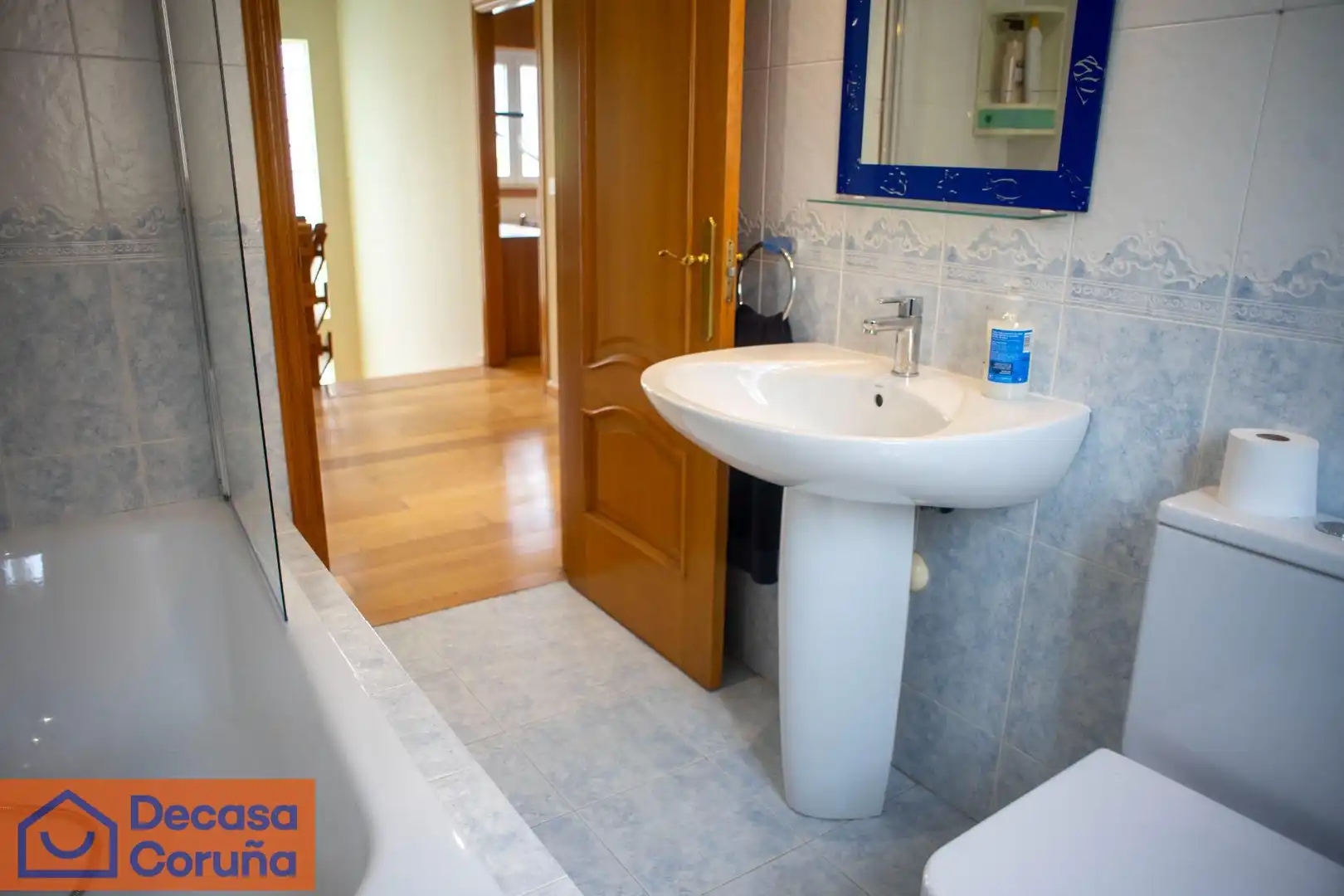Baño de Casa o chalet de alquiler en Oleiros con Calefacción, Parquet y Terraza