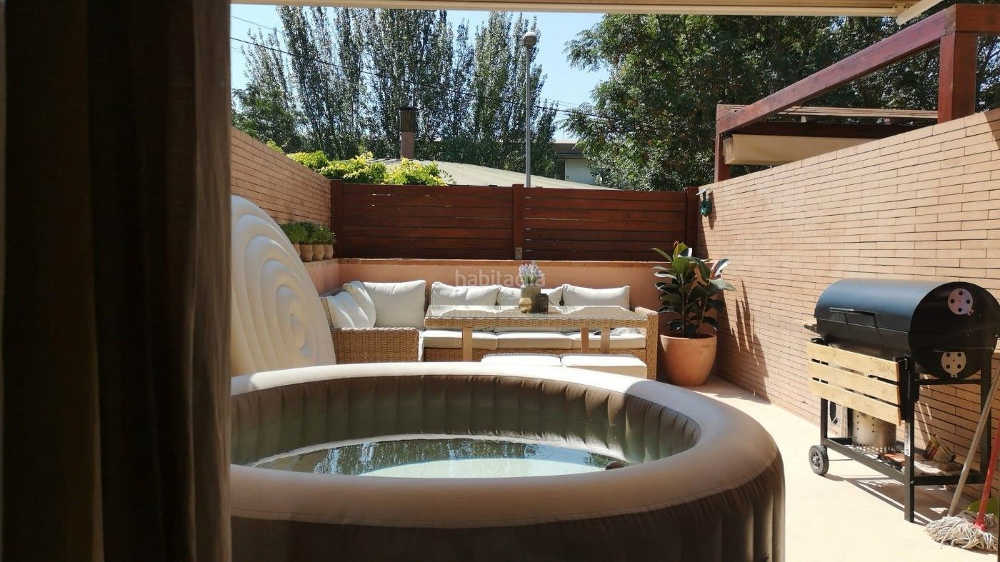 Garden of Single-family semi-detached for sale in Molins de Rei  with Air Conditioner, Private garden and Parquet flooring
