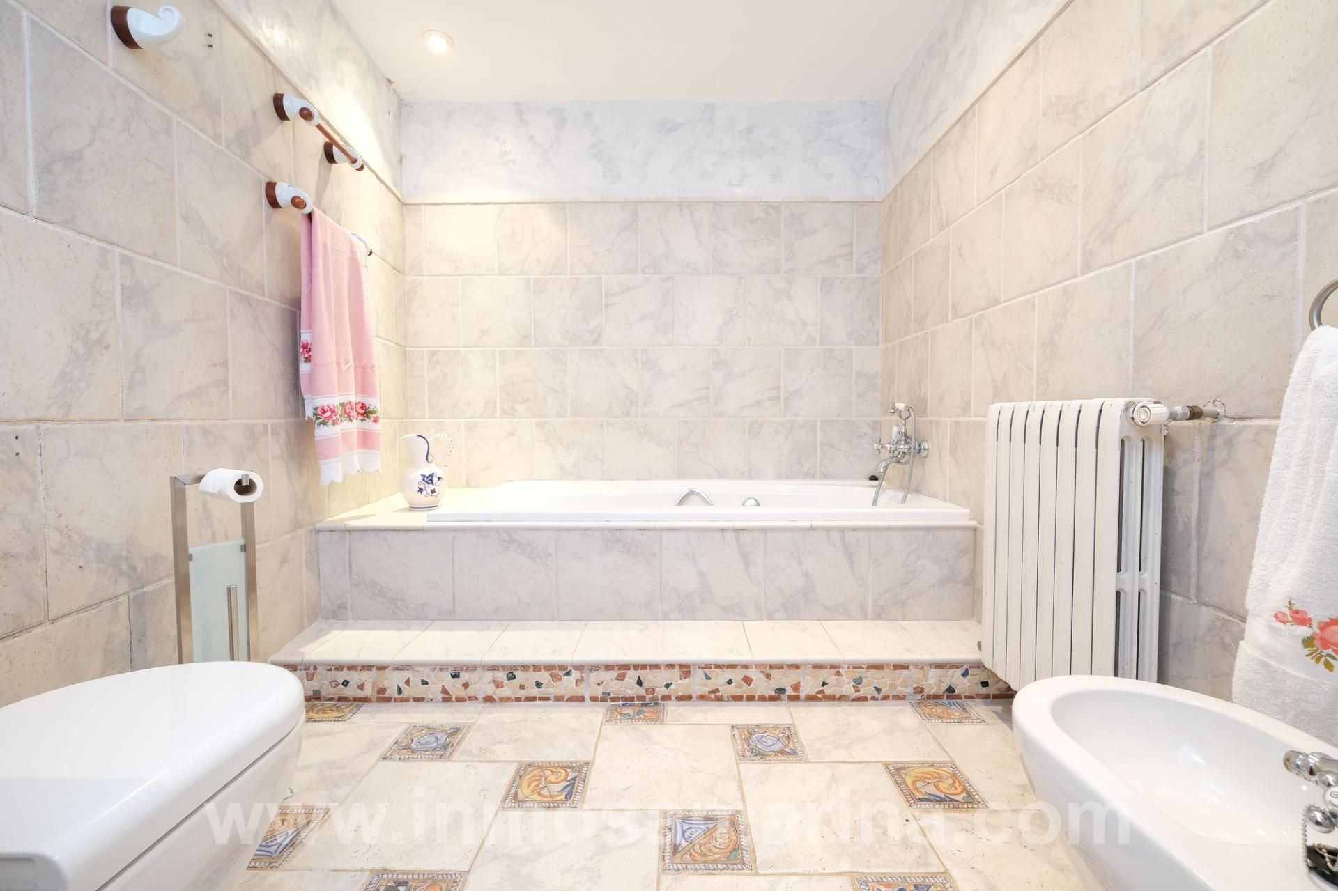 Baño de Casa o chalet de alquiler en Petra con Aire acondicionado, Calefacción y Terraza