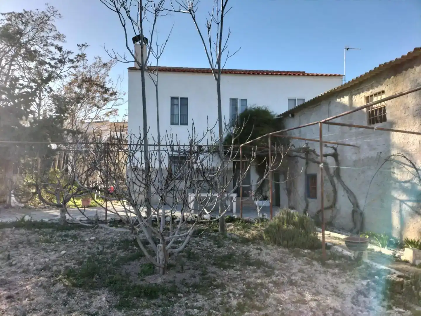 Vista exterior de Finca rústica en venta en Baza con Jardín privado, Trastero y Amueblado