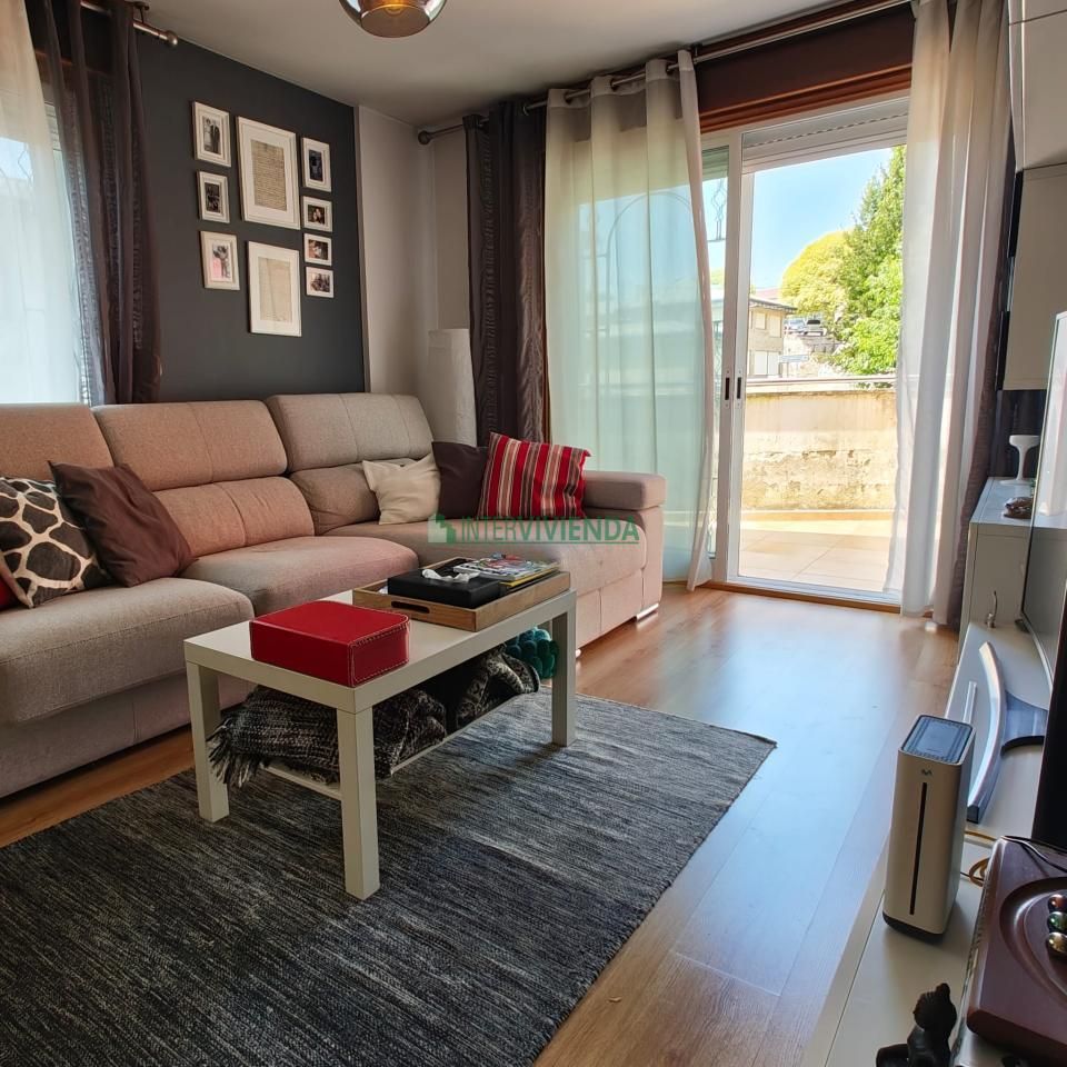 Sala d'estar de Casa adosada en venda en Vigo  amb Calefacció, Terrassa i Traster