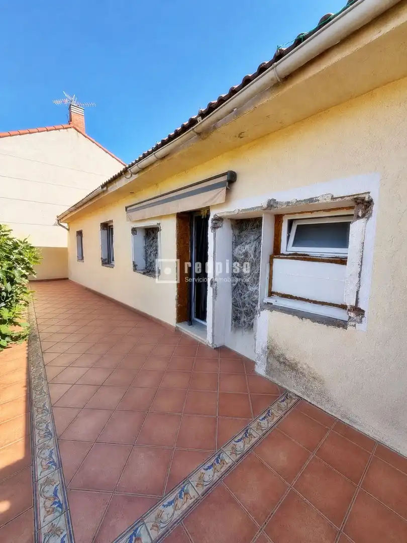 Vista exterior de Casa o chalet en venta en Alovera con Calefacción, Terraza y Trastero