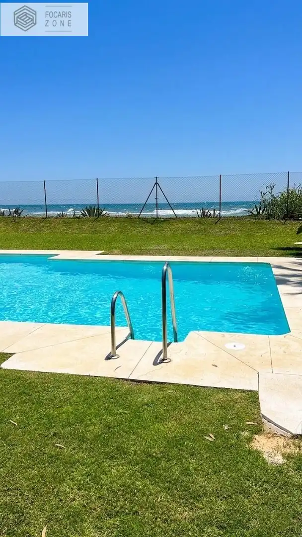 Piscina de Estudi en venda en Vélez-Málaga amb Aire condicionat, Terrassa i Balcó