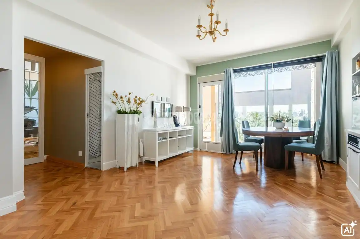 Comedor de Piso en venta en Madrid con Calefacción