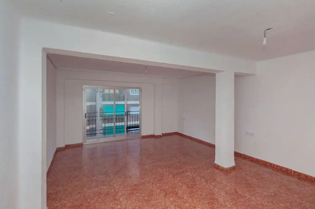 Flat for sale in Valencia  with Balcony