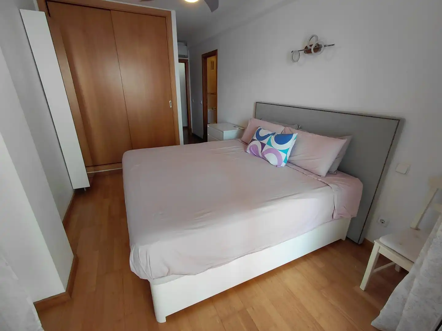 Schlafzimmer von Erdgeschoss zur Miete in  Palma de Mallorca mit Klimaanlage, Heizung und Privatgarten