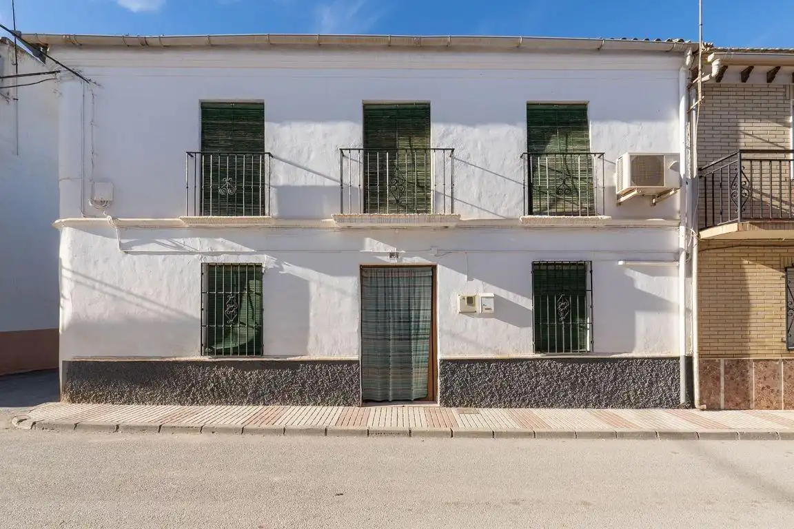 Vista exterior de Casa o xalet en venda en Cacín amb Balcó