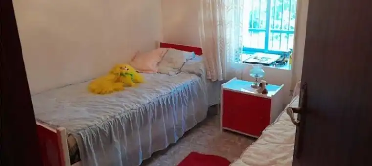 Schlafzimmer von Einfamilien-Reihenhaus zum Verkauf in Muñogrande mit Möbliert und Balkon