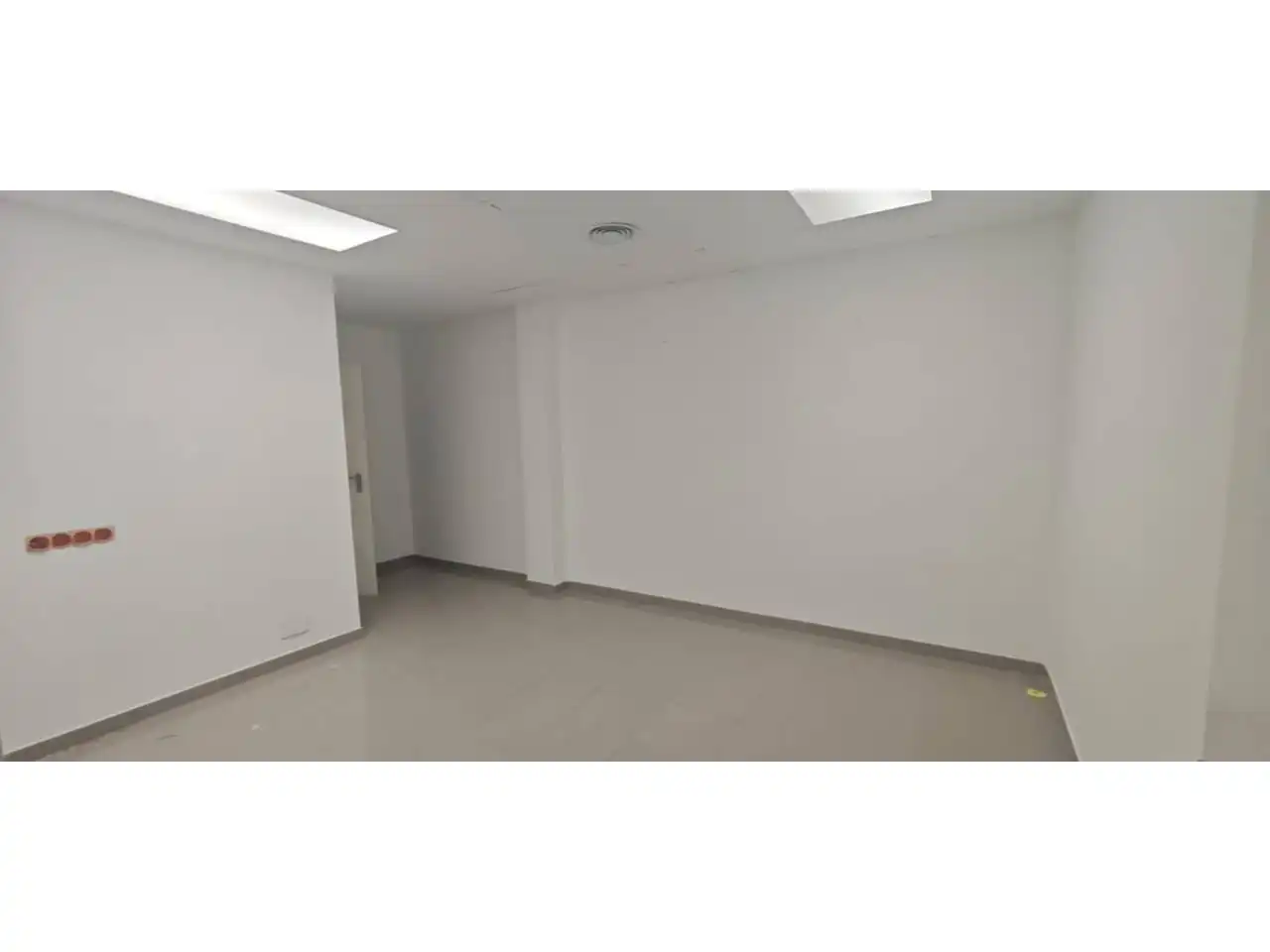 Local commercial à louer à Avenida Pau, imagen 17
