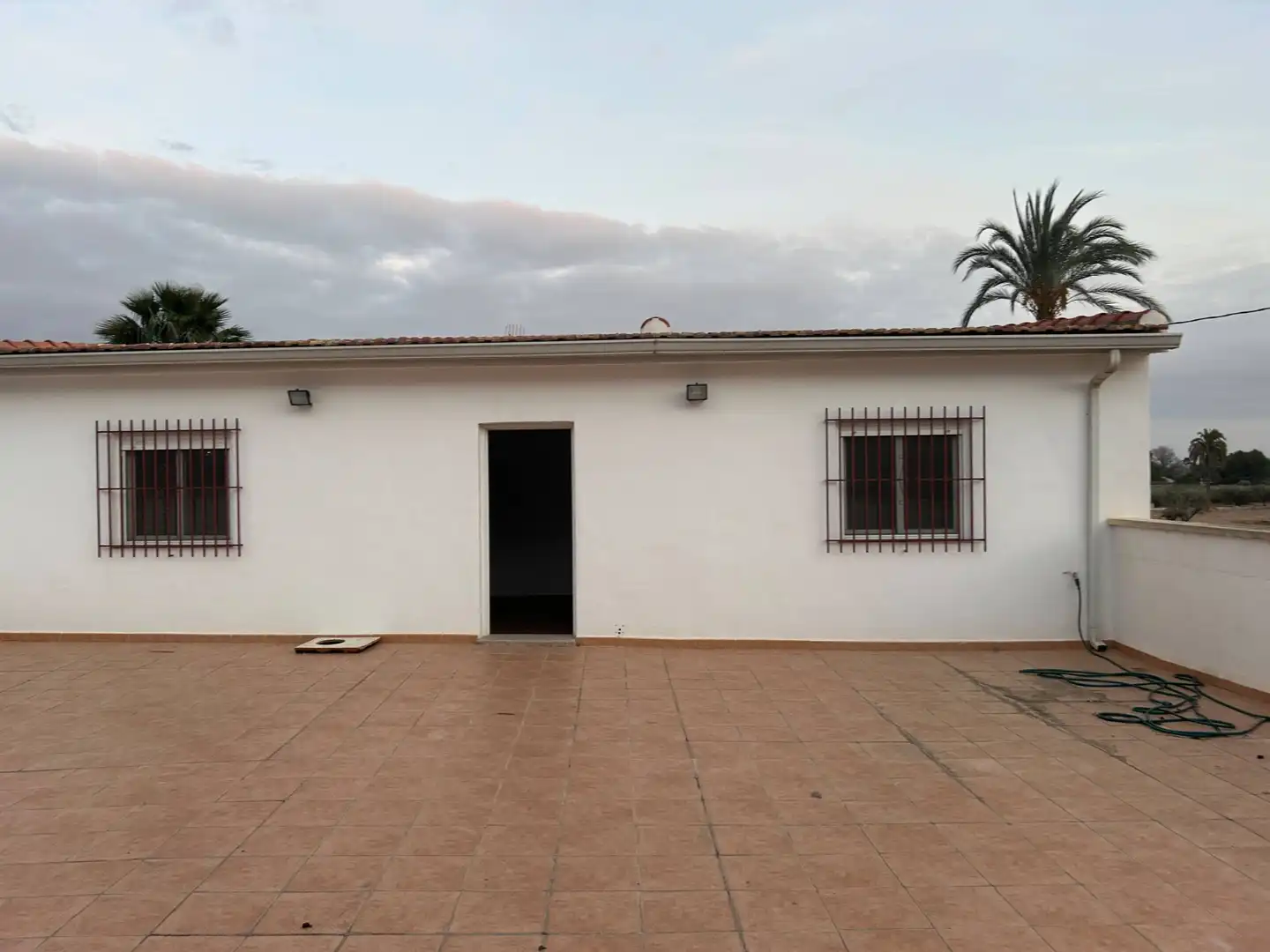 Vista exterior de Casa adosada en venta en Elche / Elx con Terraza