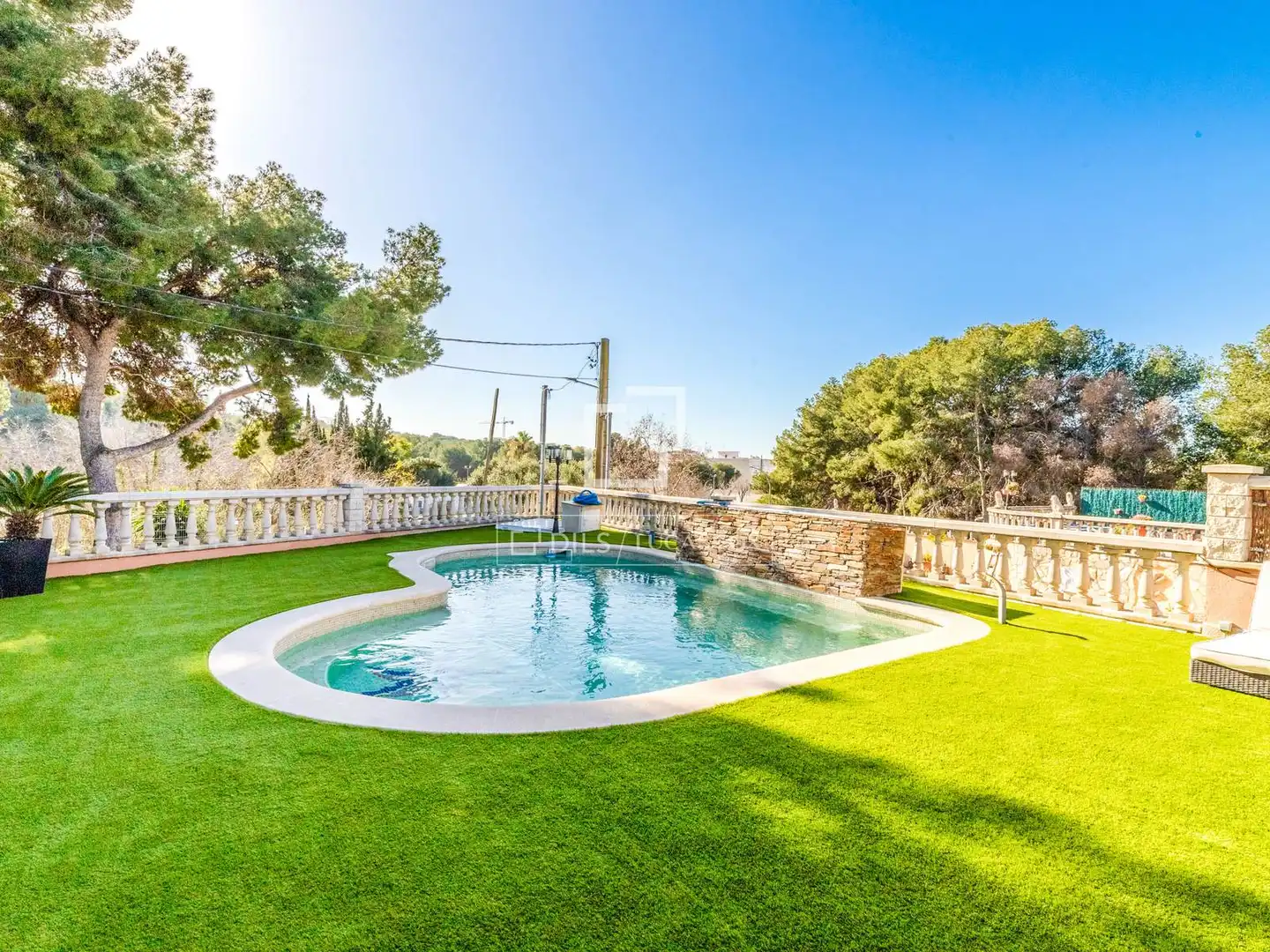 Piscina de Casa o chalet en venta en Sant Pere de Ribes con Aire acondicionado, Calefacción y Jardín privado