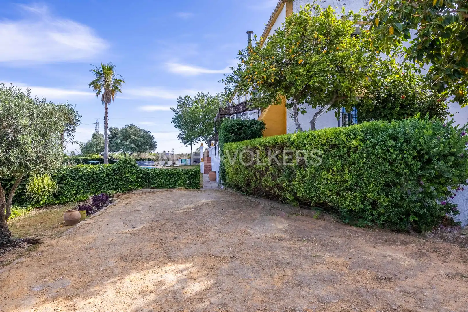 Vista exterior de Finca rústica en venda en Alcalá de Guadaira amb Calefacció, Jardí privat i Terrassa