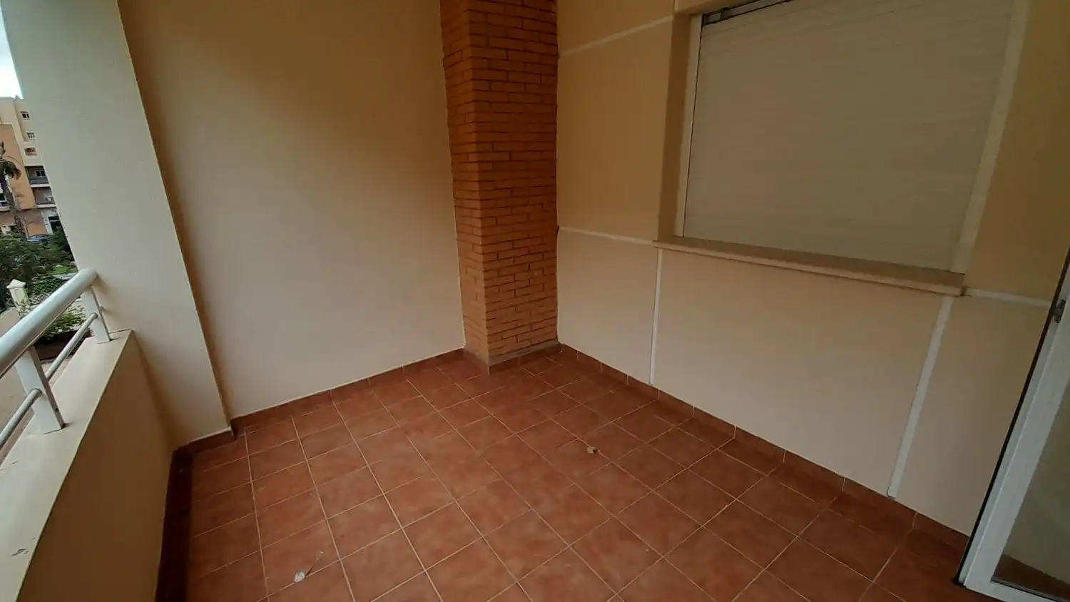 Wohnung zum Verkauf in Málaga mit Klimaanlage, Privatgarten und Terrasse