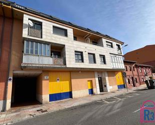 Vista exterior de Dúplex de lloguer en León Capital  amb Terrassa