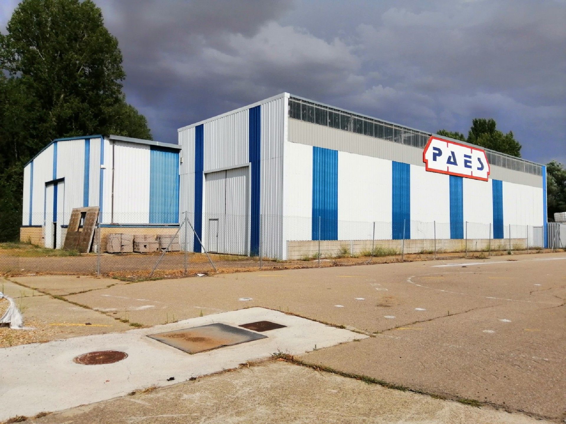 Vista exterior de Nau industrial de lloguer en Palencia Capital