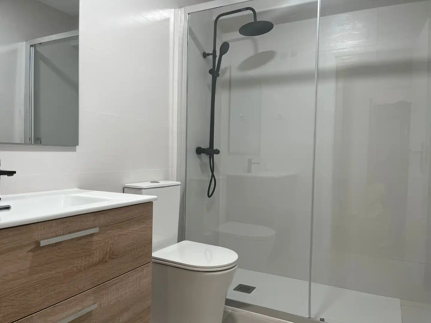 Bathroom of Flat for sale in Sabadell  with Air Conditioner, Heating and Private garden