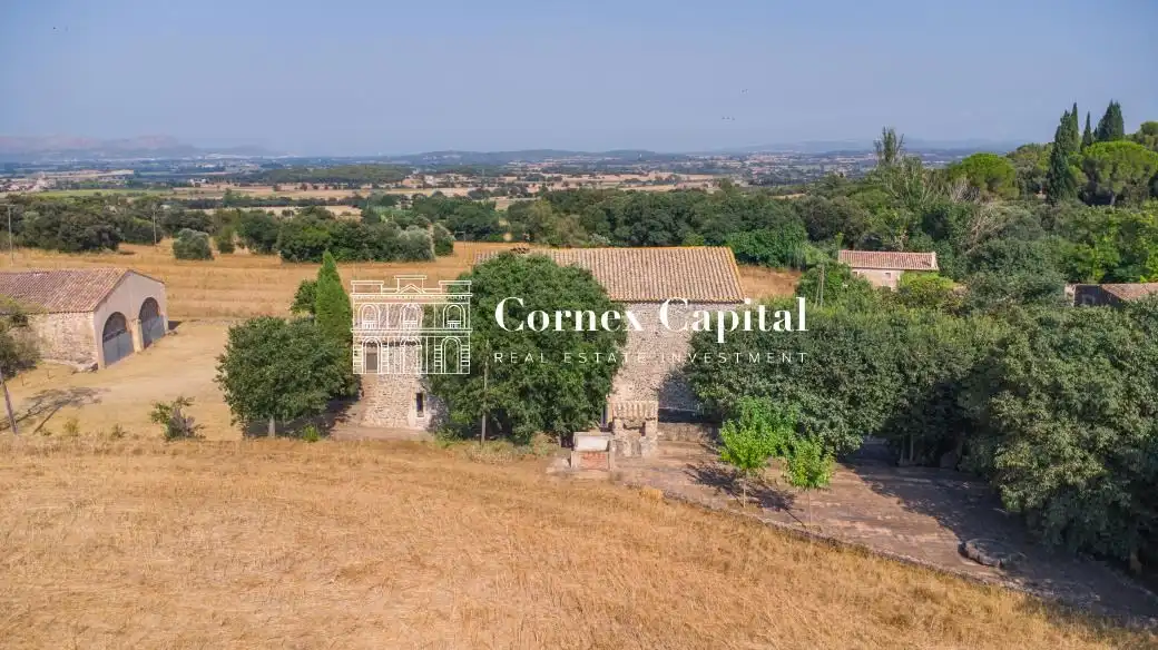 Country house zur Miete in Rupià mit Klimaanlage, Heizung und Privatgarten