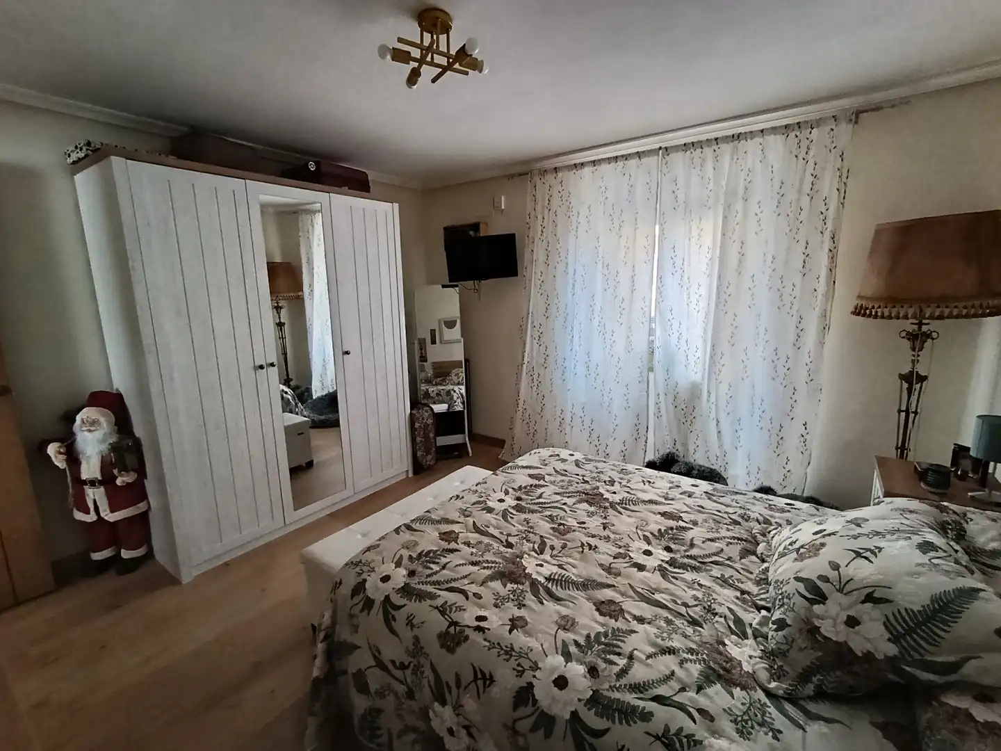 Schlafzimmer von Wohnung zum Verkauf in Avilés mit Parkett, Möbliert und Ofen