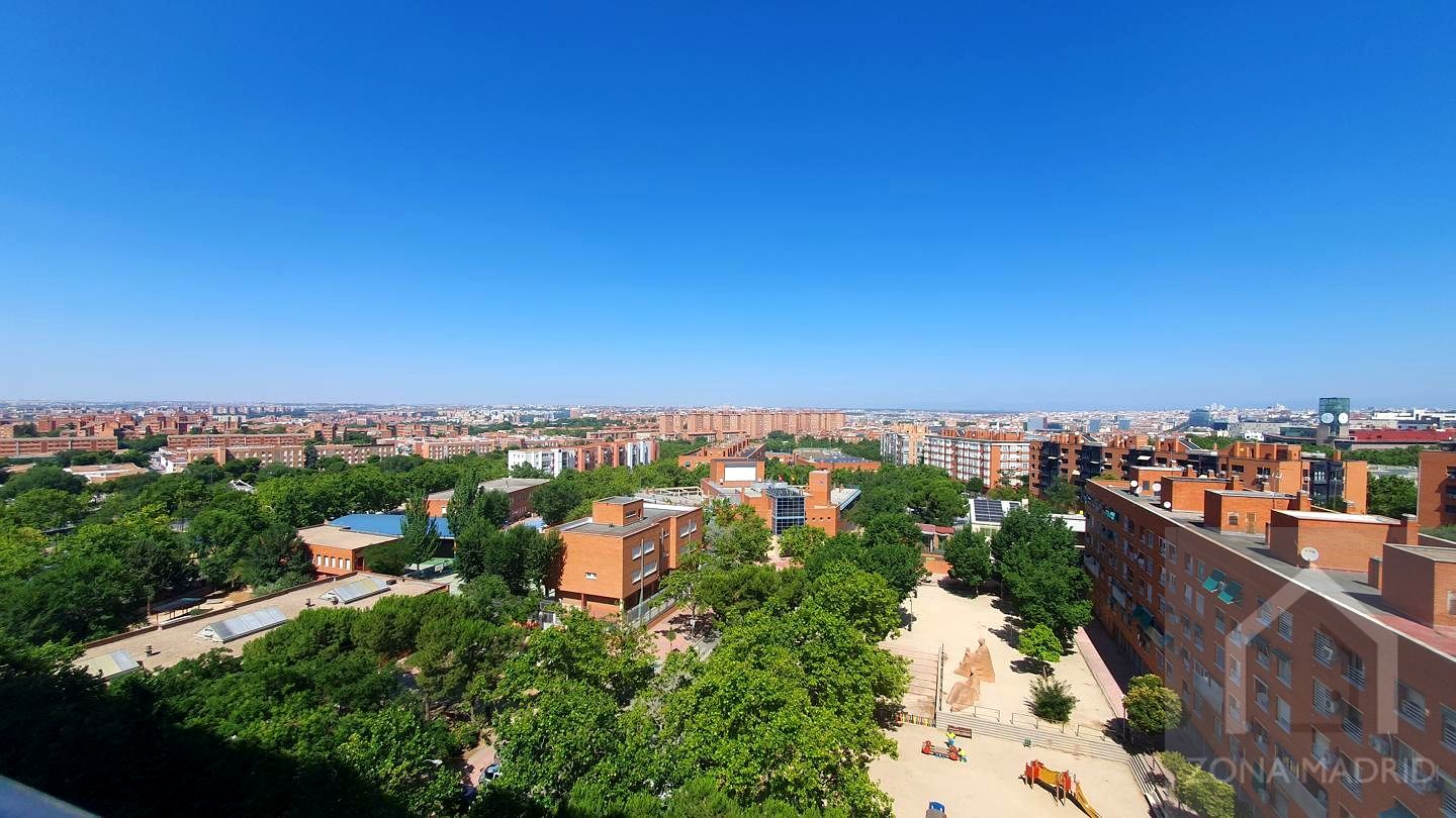 Vista exterior de Pis en venda en  Madrid Capital amb Terrassa