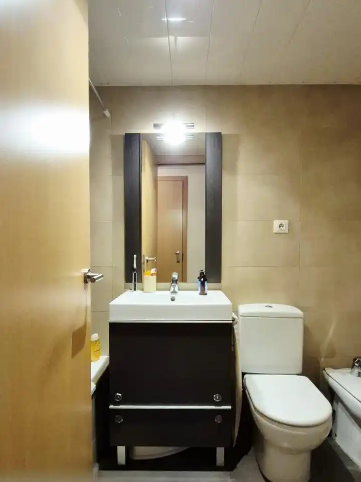 Bany de Pis en venda en Terrassa amb Aire condicionat, Calefacció i Terrassa