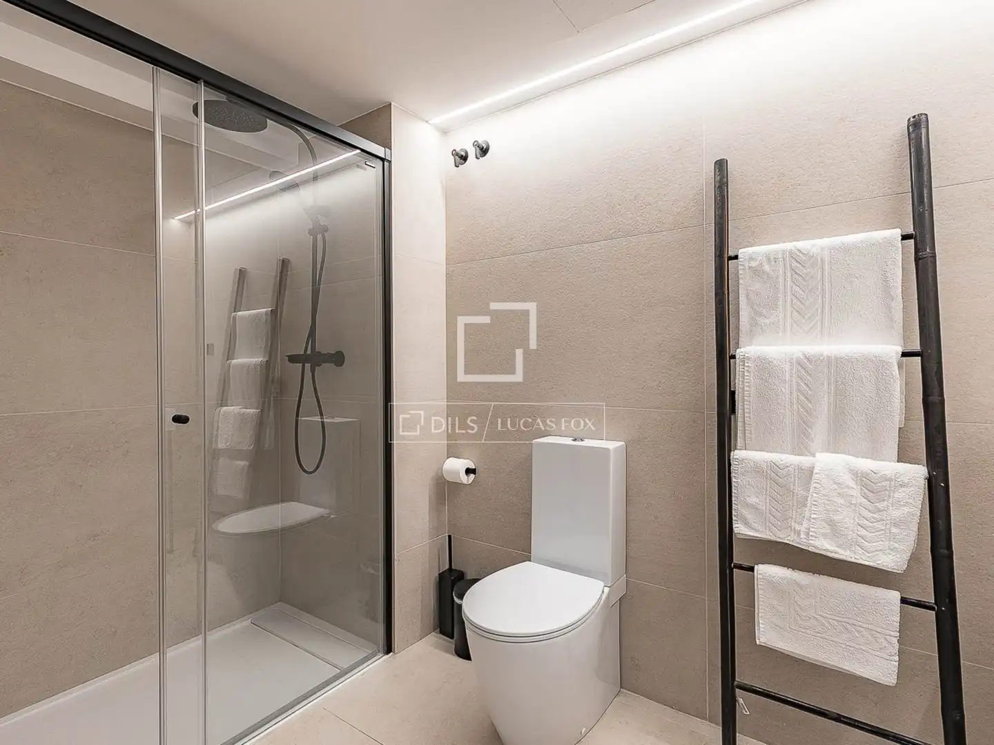Baño de Piso en venta en Barcelona con Aire acondicionado, Terraza y Balcón