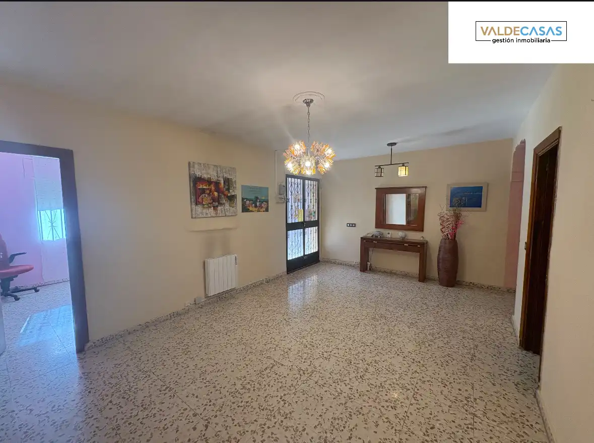 Sala d'estar de Casa o xalet en venda en Alhendín amb Jardí privat, Terrassa i Piscina