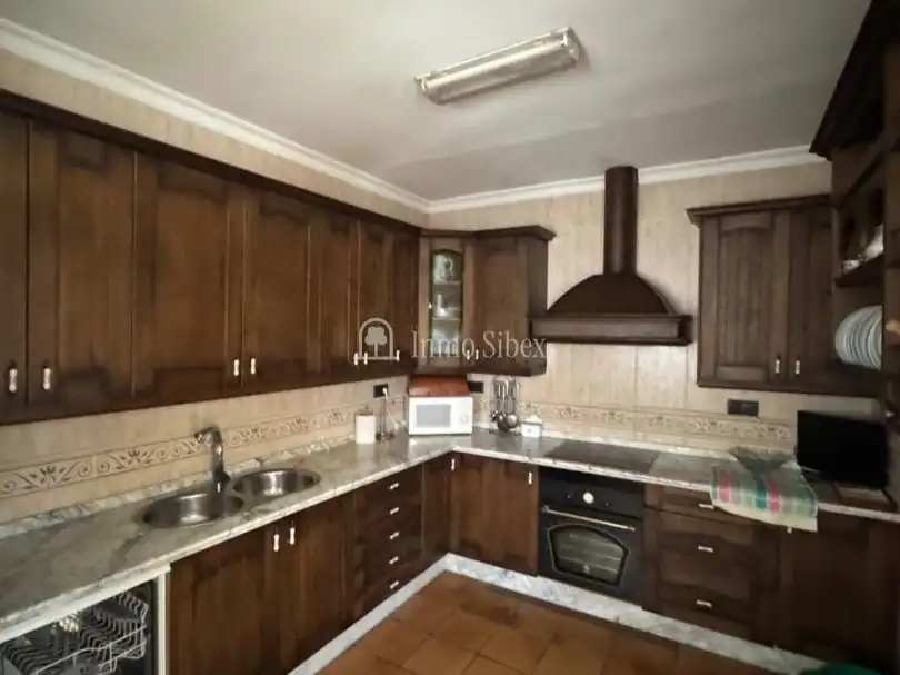 Cuina de Casa o xalet en venda en Herrera del Duque amb Aire condicionat, Terrassa i Moblat