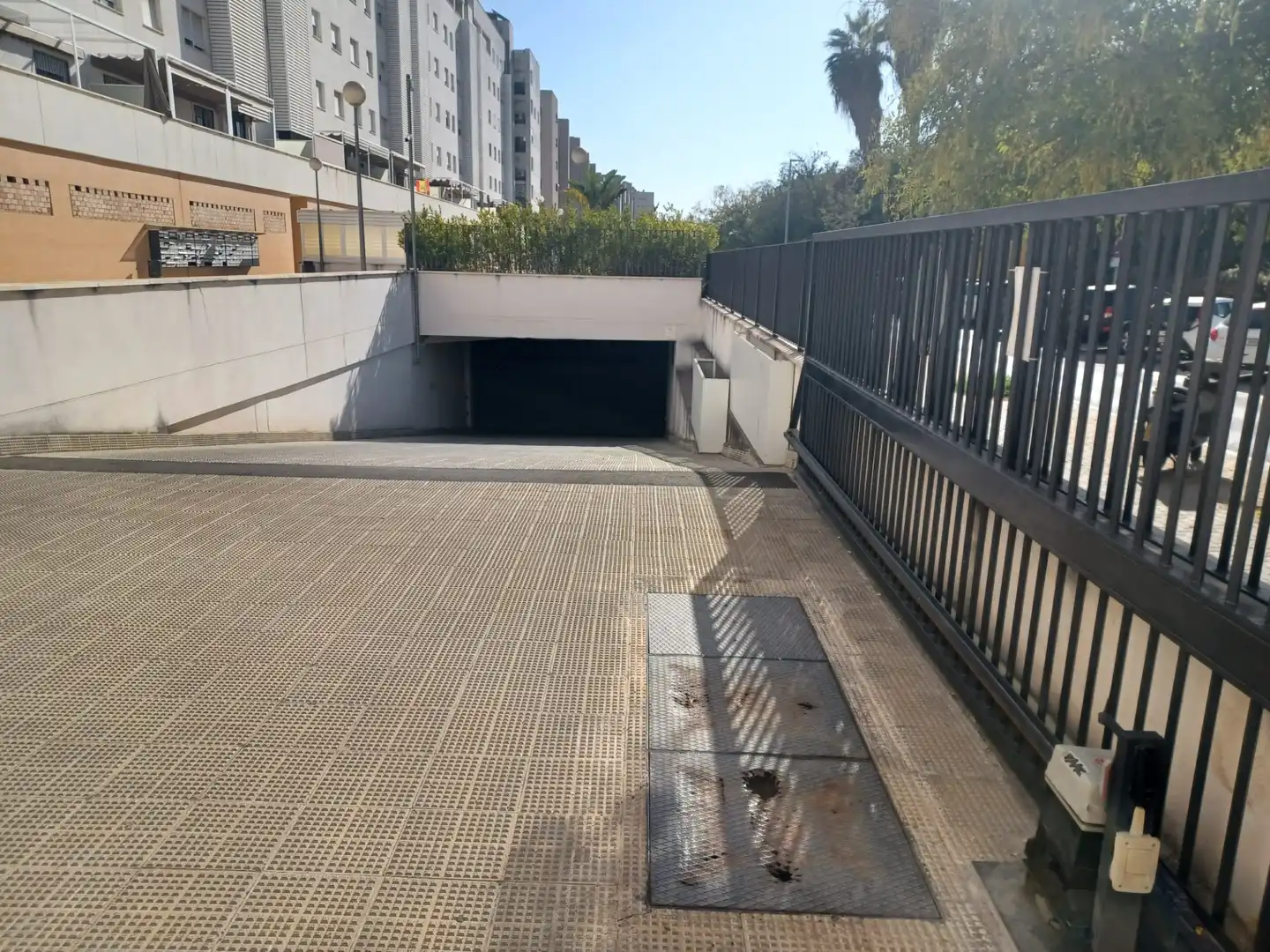 Aparcament amb ascensor en venda a Calle Hispano Aviación, imagen 3