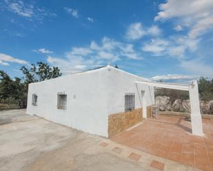 Vista exterior de Casa o xalet en venda en Turís amb Jardí privat i Terrassa