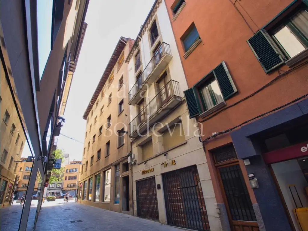 Vista exterior de Edificio en venta en Vic