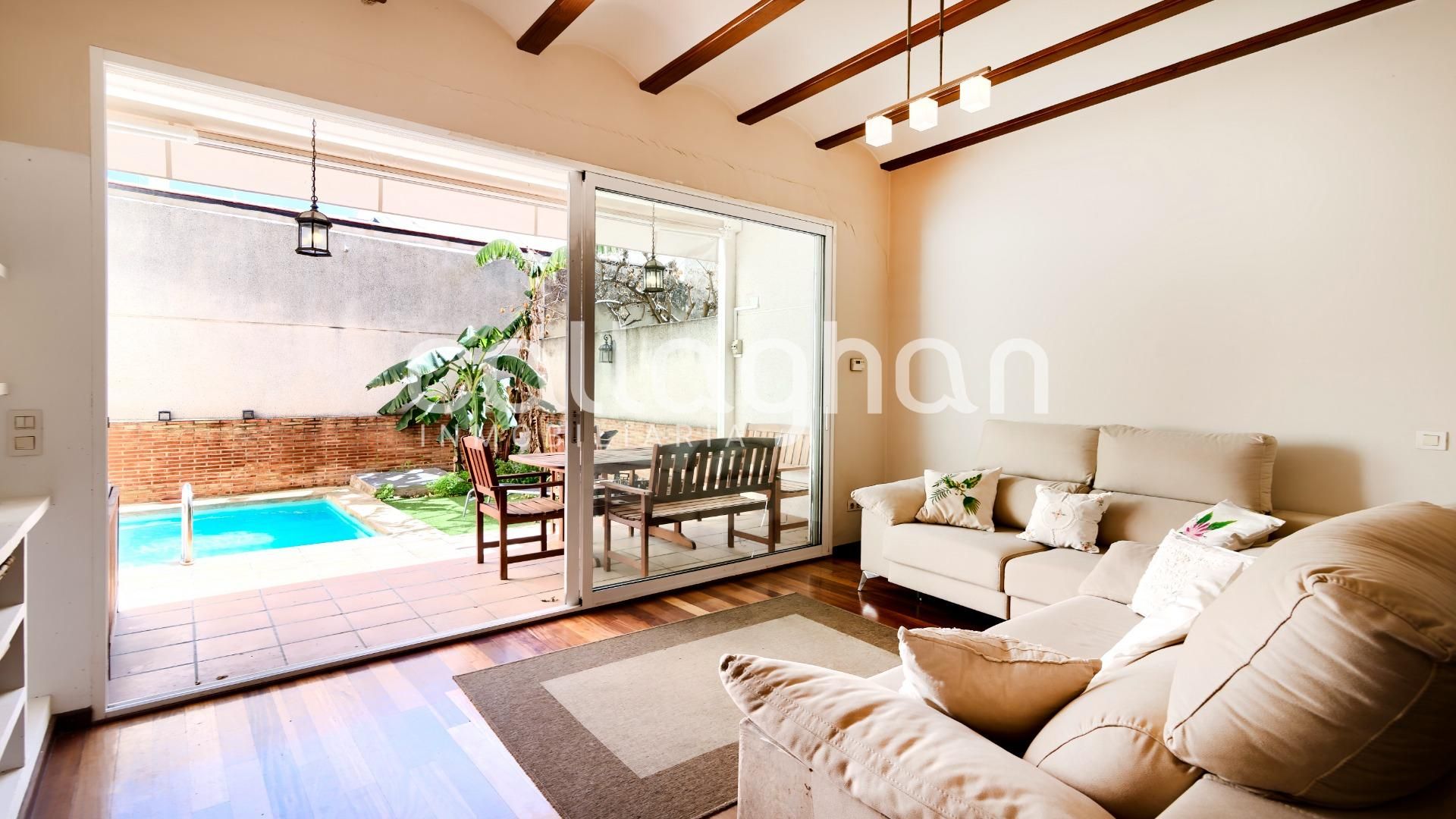 Living room of Single-family semi-detached for sale in Rocafort  with Air Conditioner, Heating and Private garden