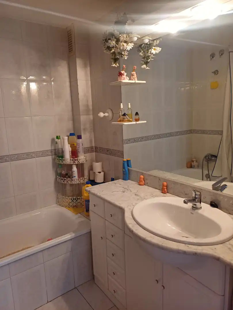 Baño de Apartamento en venta en Pineda de Mar con Calefacción, Terraza y Amueblado