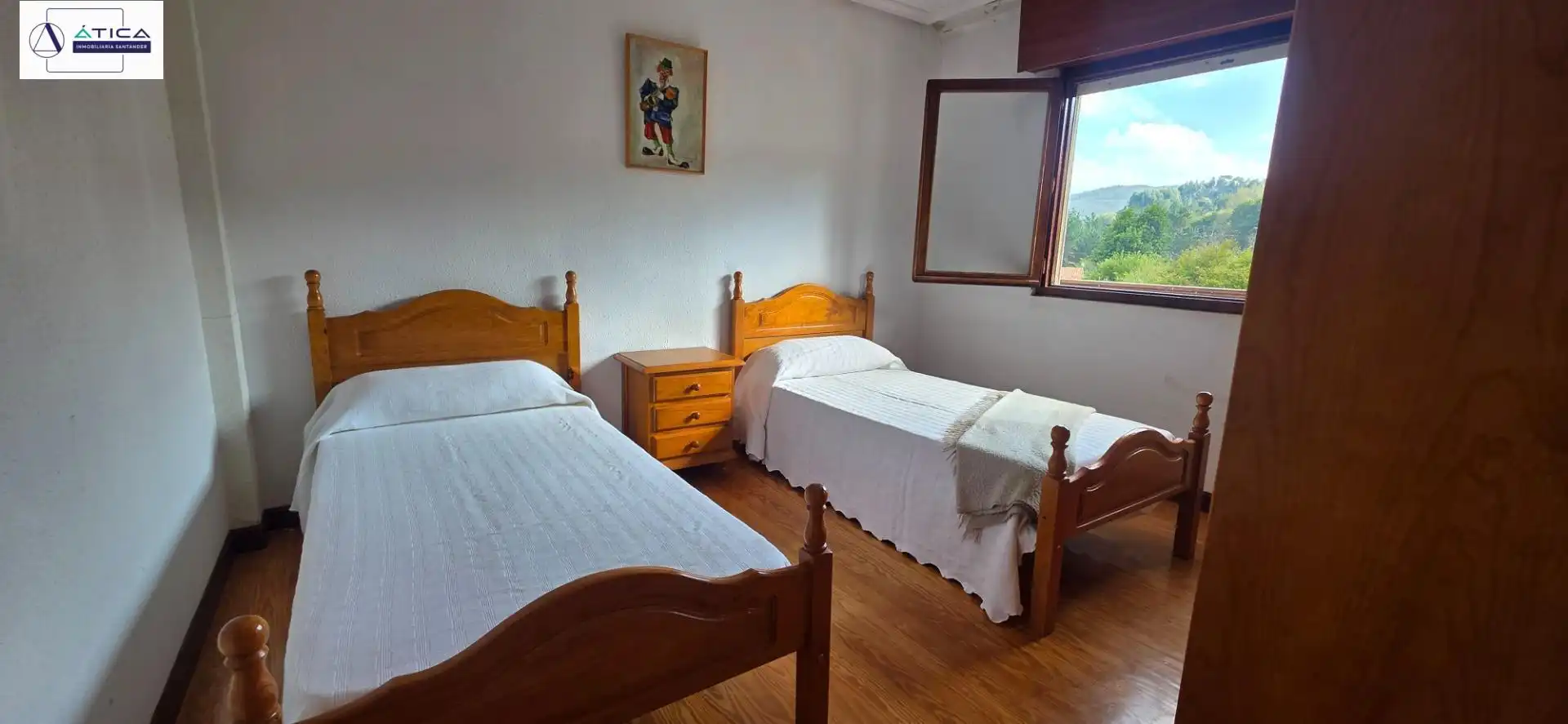 Habitación de Finca rústica en venta en Bárcena de Cicero con Jardín privado y Amueblado