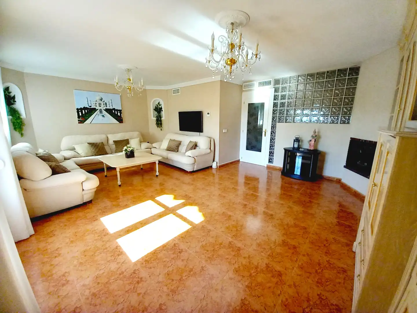 Living room of Houses for sale in L'Alfàs del Pi  with Air Conditioner, Private garden and Terrace