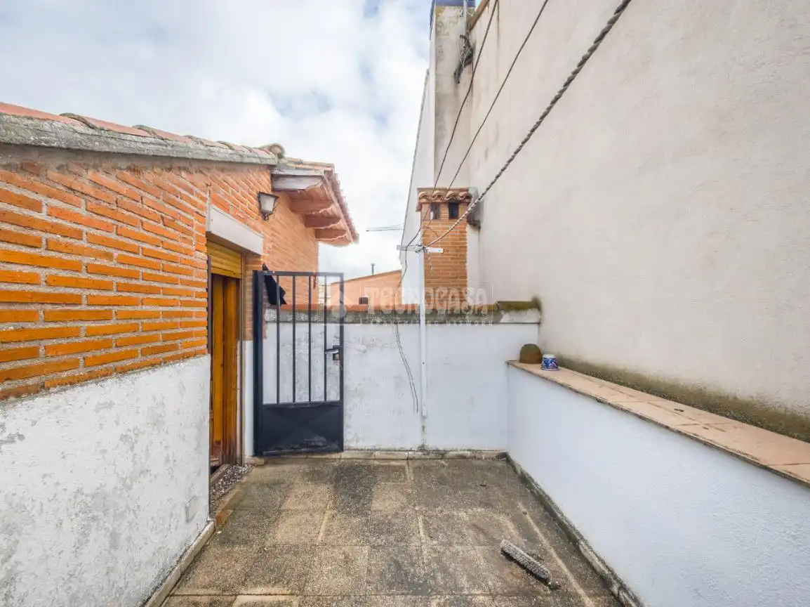 Vista exterior de Casa adosada en venta en Campo Real