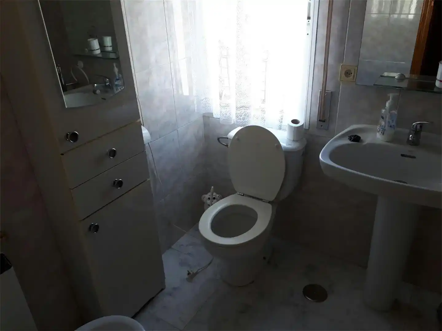Bany de Casa o xalet en venda en Nuño Gómez amb Jardí privat, Moblat i Forn